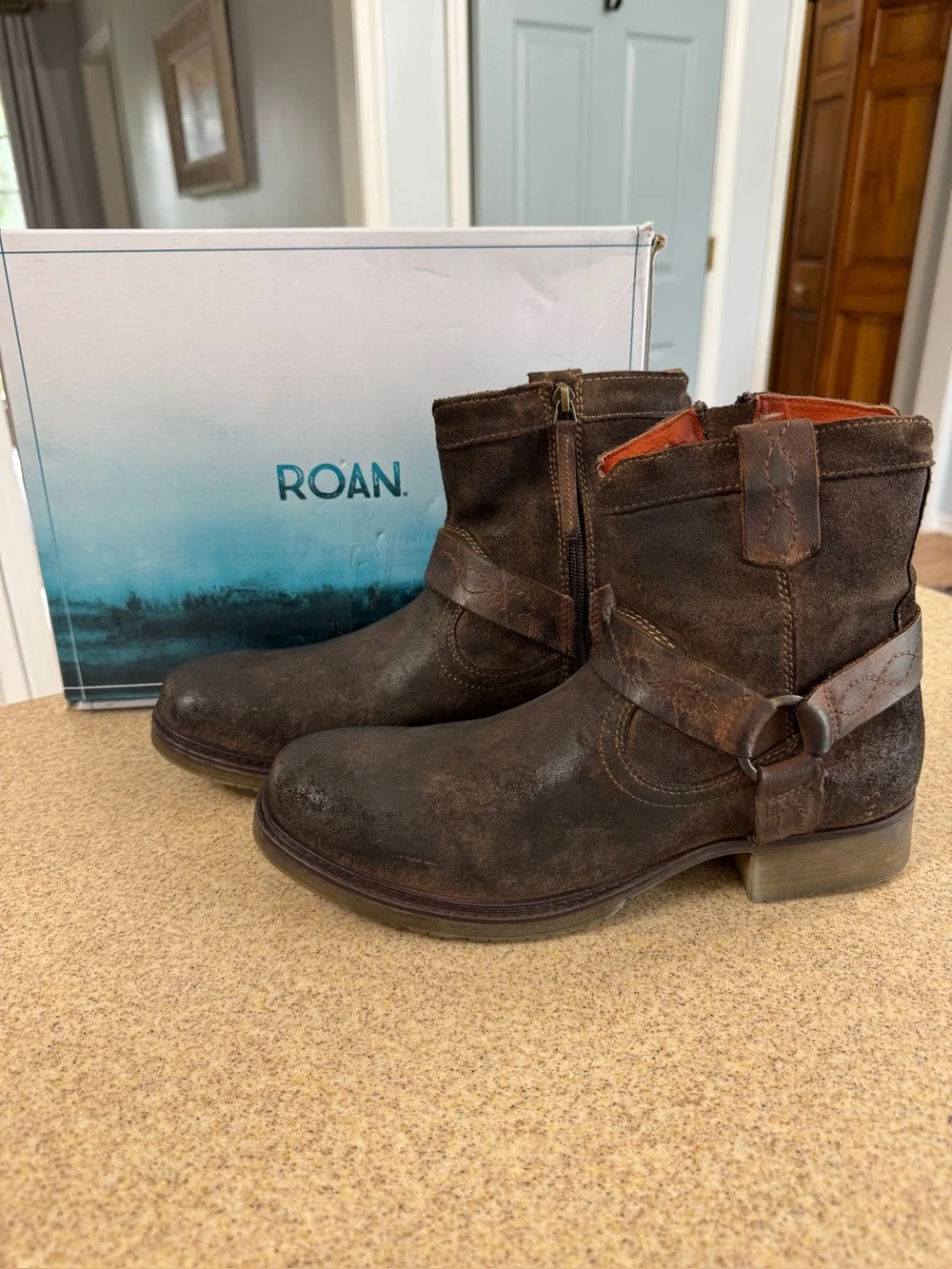 Roan Bed STU Colton V Distressed Suede Leather Men’s Boots 9.5 NIB Harness Moto